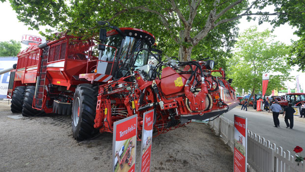 Пољопривредни сајам у Новом Саду: Стигао и комбајн од 600.000 евра